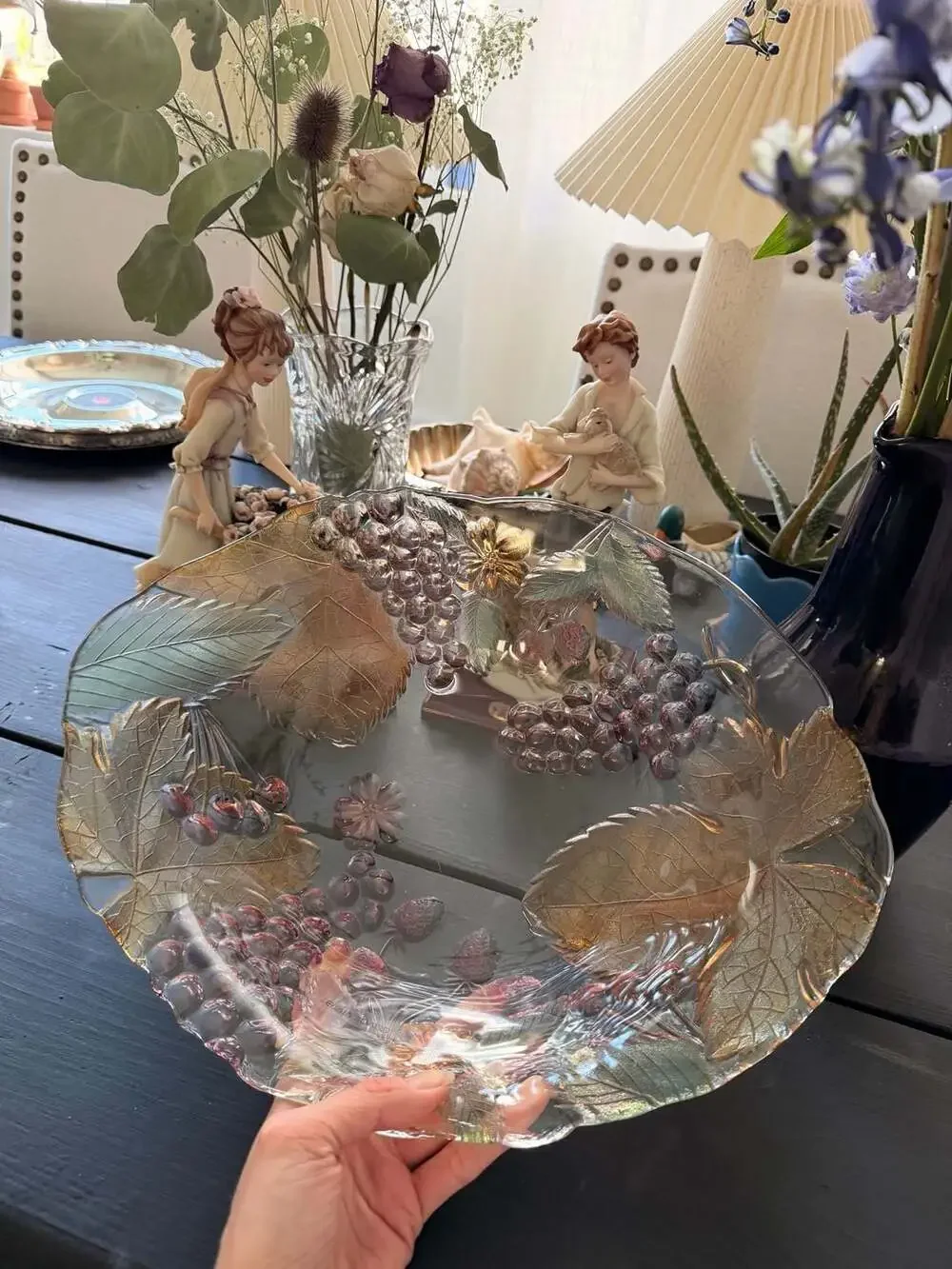 Savoir Vivre Mikasa Chablis Crystal Embossed Fruit and Leaf Glass Serving Bowl